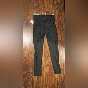 Zoe + Phoebe mid-rise leggings.